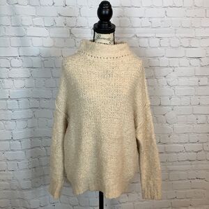 ASTR Tab Fuzzy cable knit Sweater Size XS